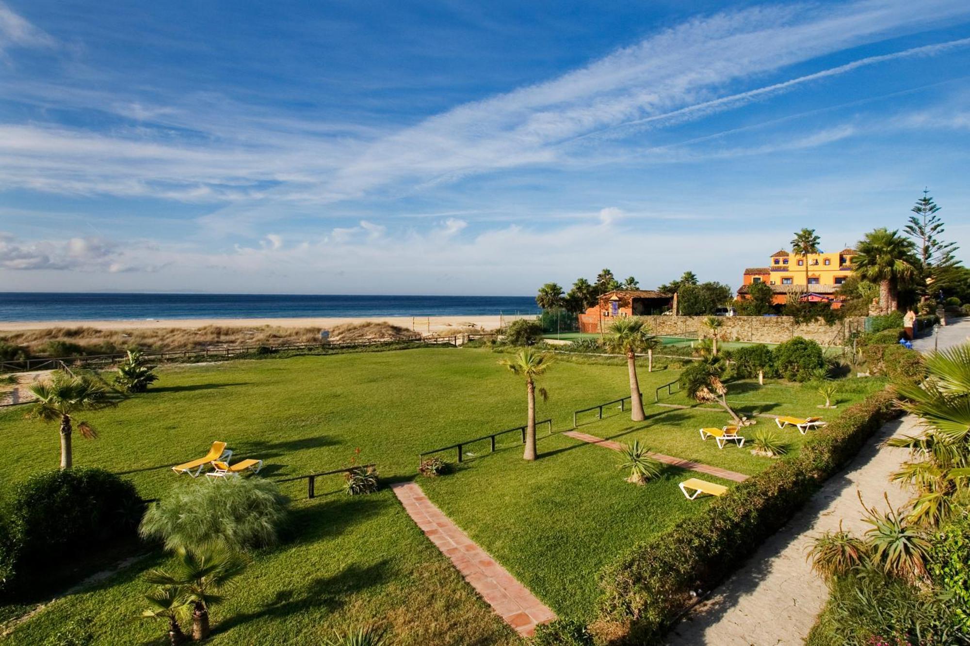 Beach Hotel Dos Mares تريفة المظهر الخارجي الصورة