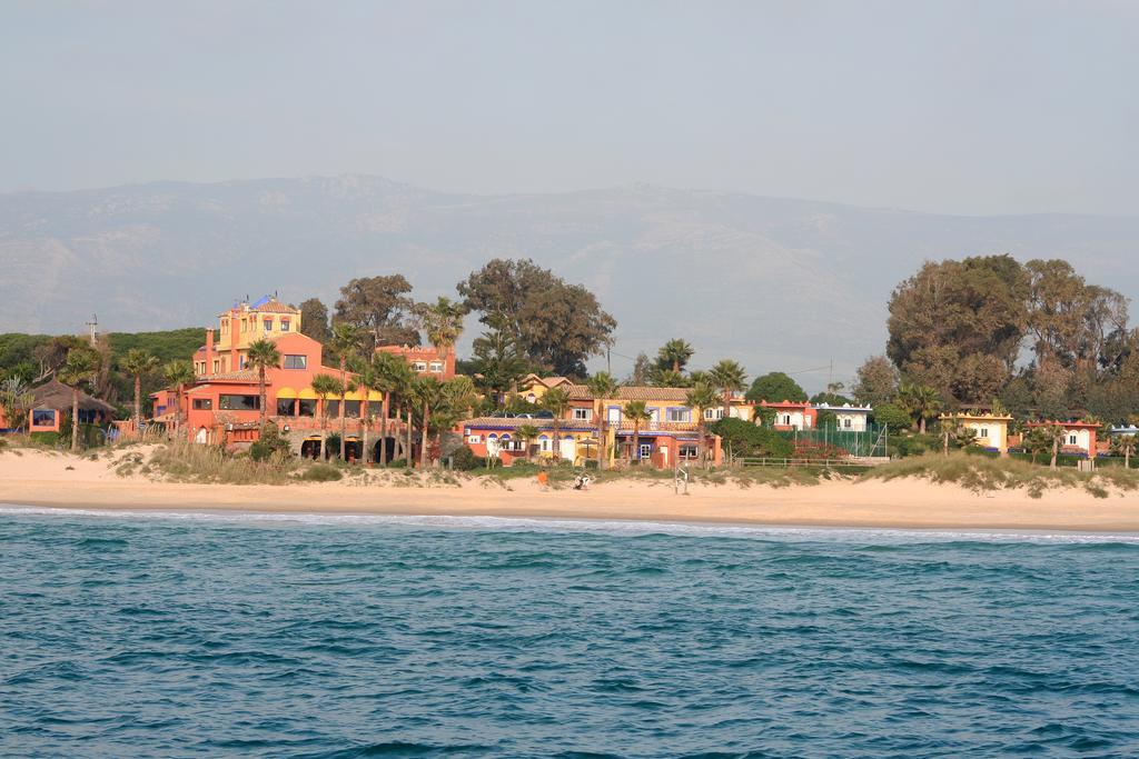 Beach Hotel Dos Mares تريفة المظهر الخارجي الصورة