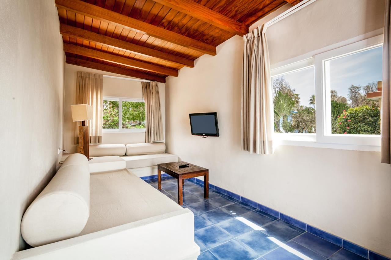 Beach Hotel Dos Mares تريفة المظهر الخارجي الصورة