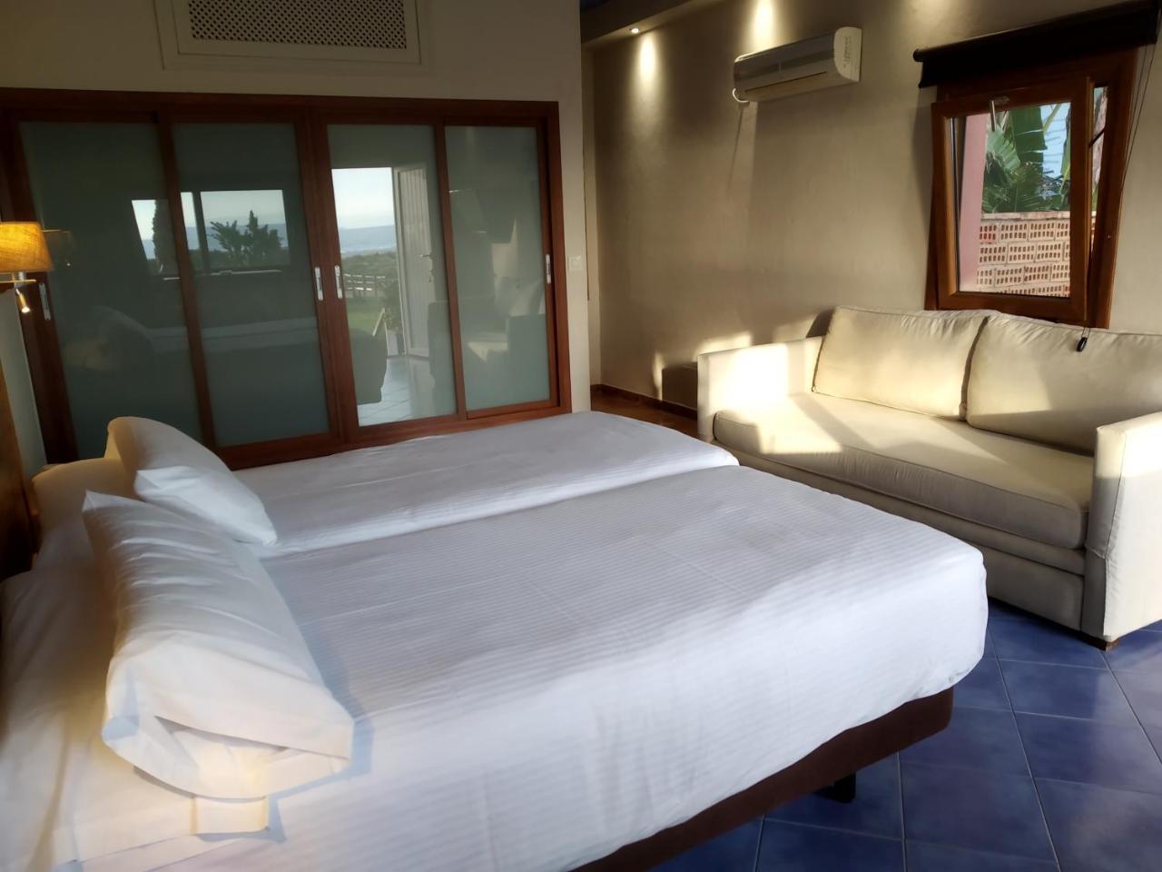 Beach Hotel Dos Mares تريفة المظهر الخارجي الصورة