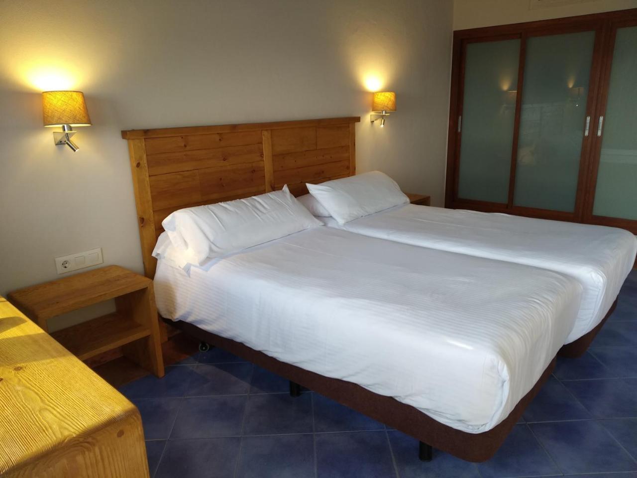 Beach Hotel Dos Mares تريفة المظهر الخارجي الصورة