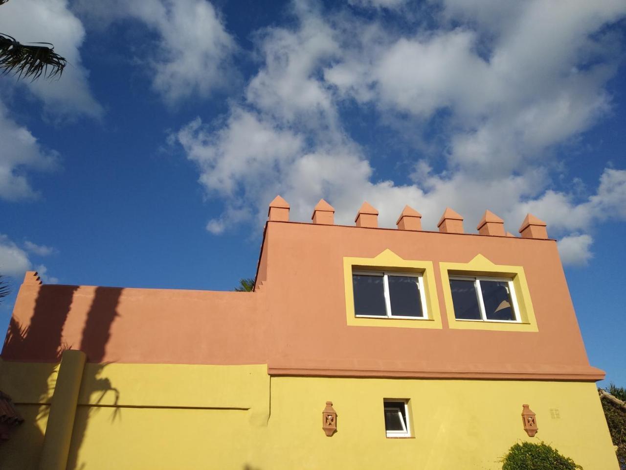 Beach Hotel Dos Mares تريفة المظهر الخارجي الصورة