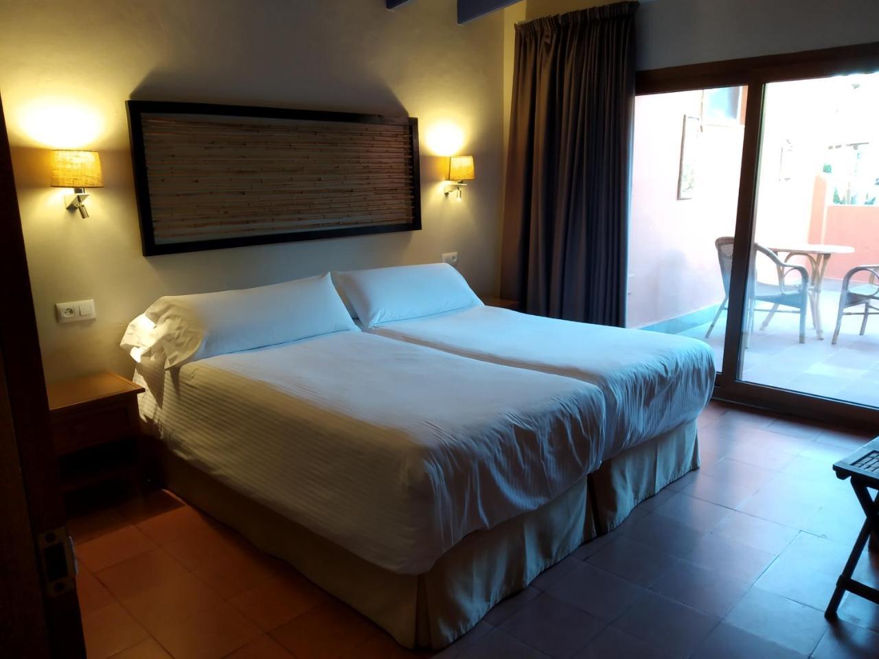 Beach Hotel Dos Mares تريفة المظهر الخارجي الصورة